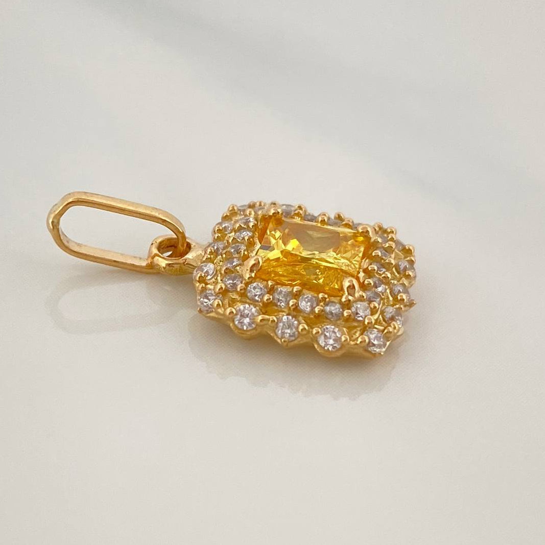 Dije Halo Cuadrado 2.1 g / 3/4 in Oro Amarillo 18K