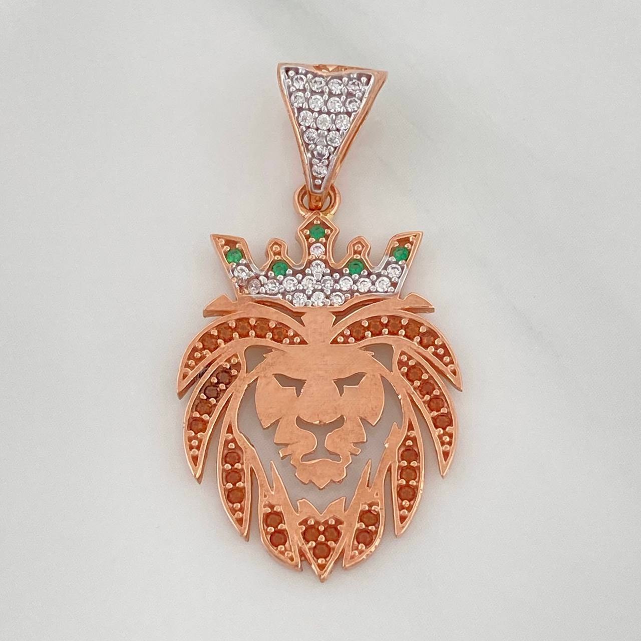 Dije León 3.1 g / 1 1/2 in Dos Oros Blanco Rosa 18K