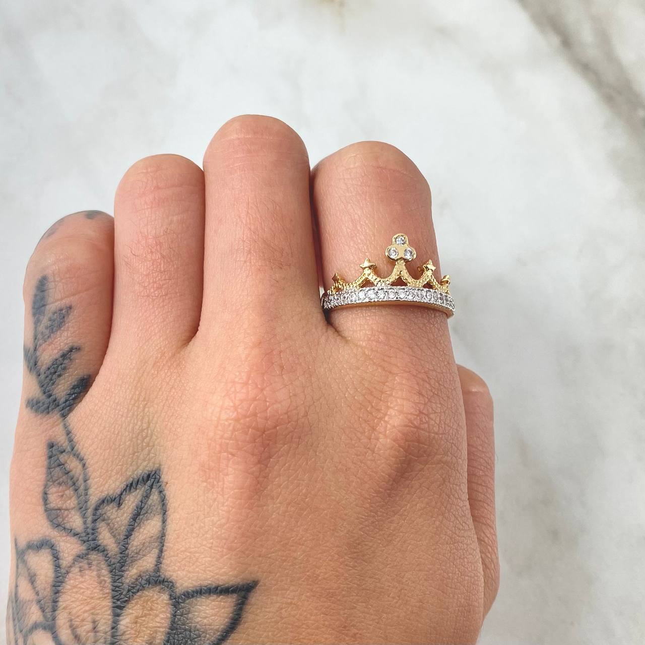 Anillo Corona Estrellada 2.95gr / T7 / Oro Amarillo 18K*