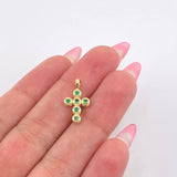 Dije Cruz Mini Aros Esmeraldas 25pts 0.8gr / 3/4 in / Oro Amarillo 18K