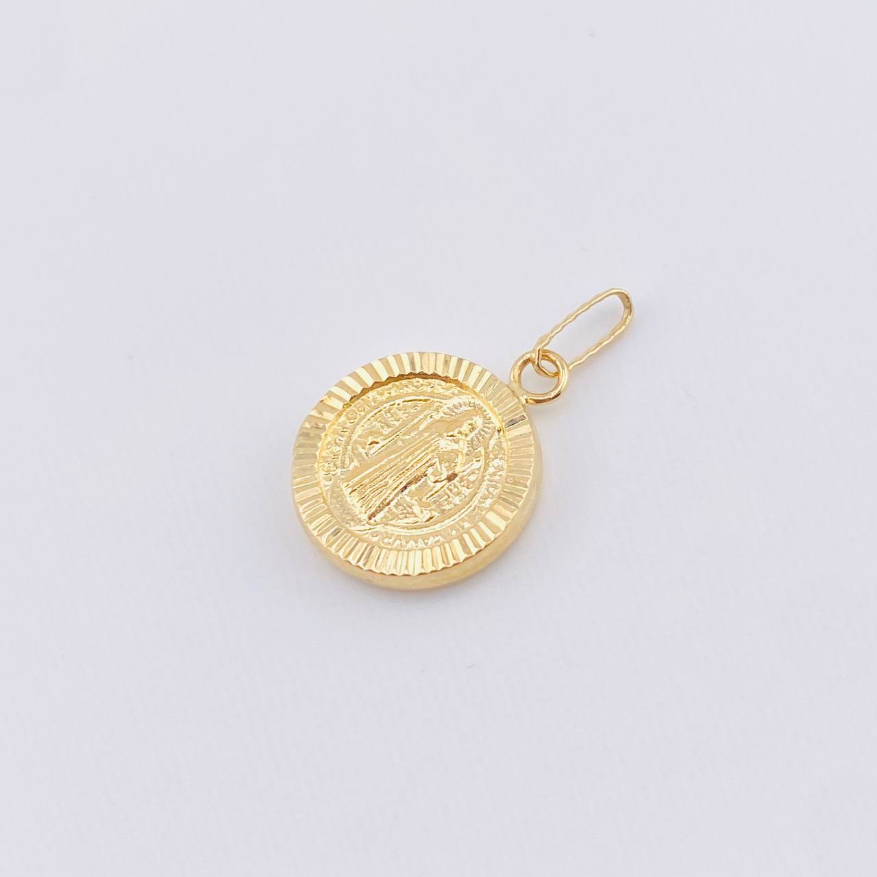 Dije San Benito 0.8gr / 3/4 in / Oro Amarillo 18K ©