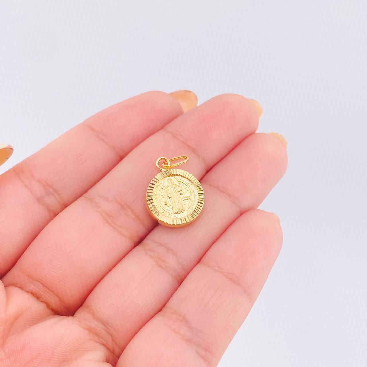 Dije San Benito 0.75gr / 3/4 in / Oro Amarillo 18K