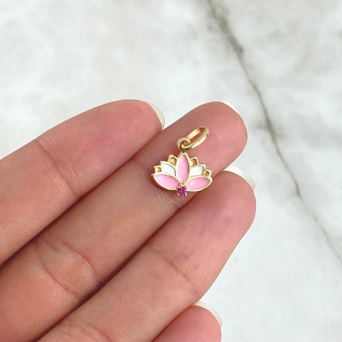 Pendant Flor India 0.8gr / 1.5cm / White Resin Golden Pink Zircon Fuchsia 18K Yellow Gold