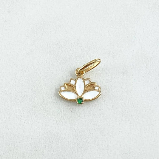 Dije Flor India 0.7gr / 1.5cm / Resina Blanca Dorada Circon Verde Oro Amarillo 18K