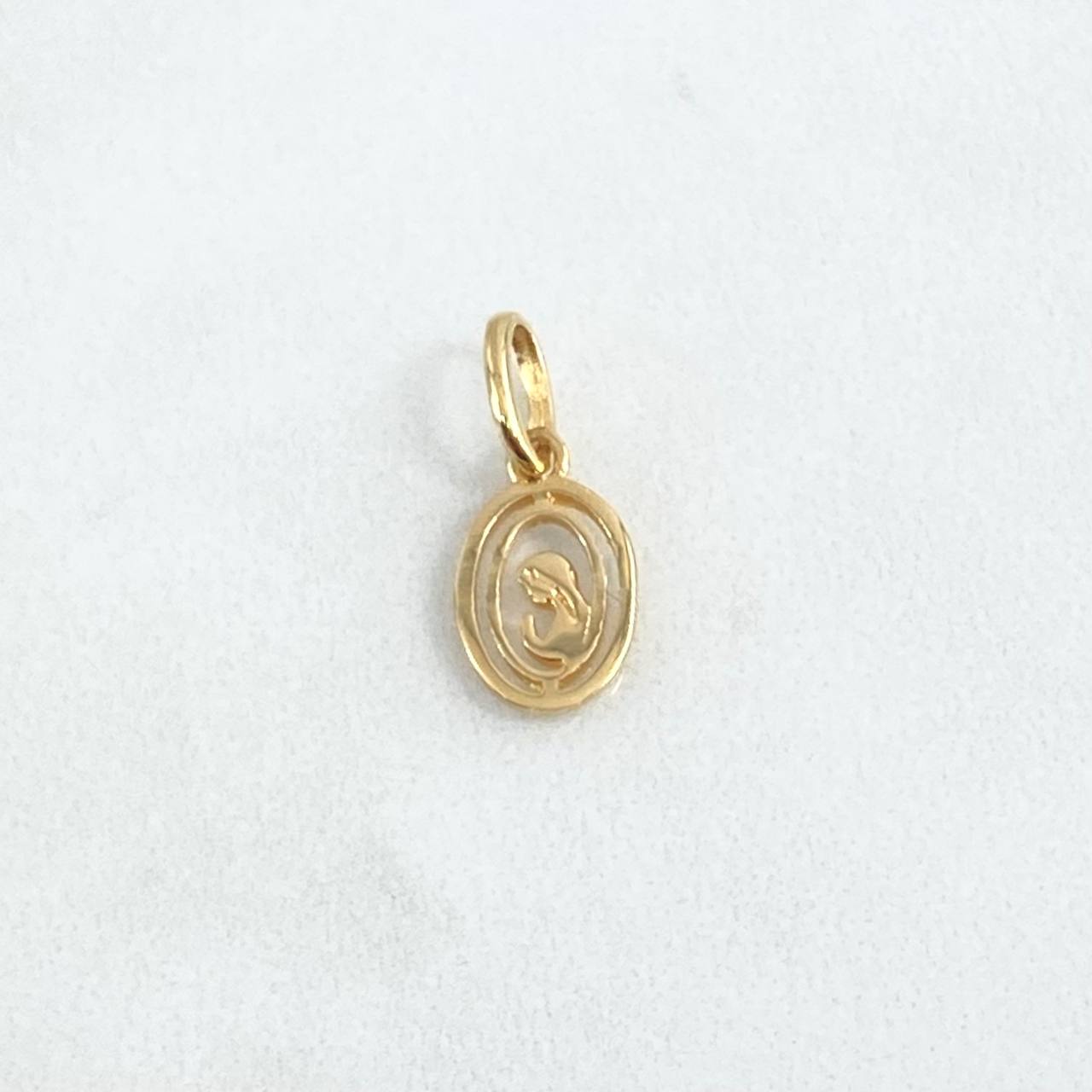 Dije Virgen Maria 0.7gr / 1.8cm / Silueta Oro Amarillo 18K