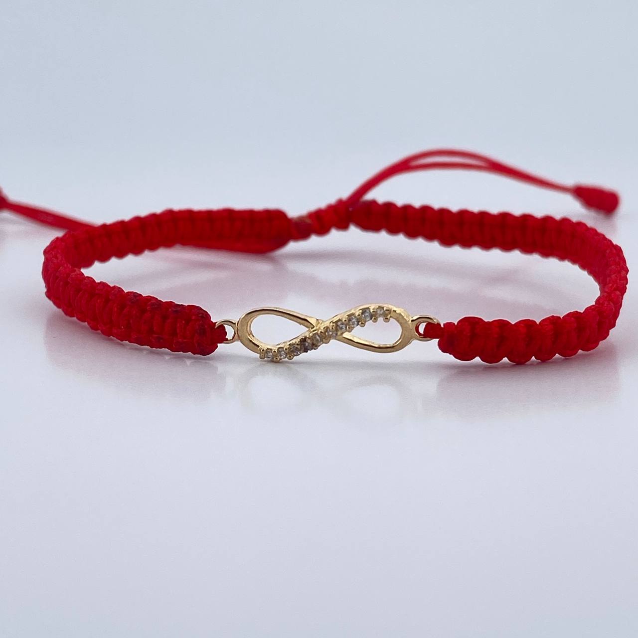 Pulsera Roja Herraje Infinito 0.55gr / Circones Blancos Oro Amarillo 18K &