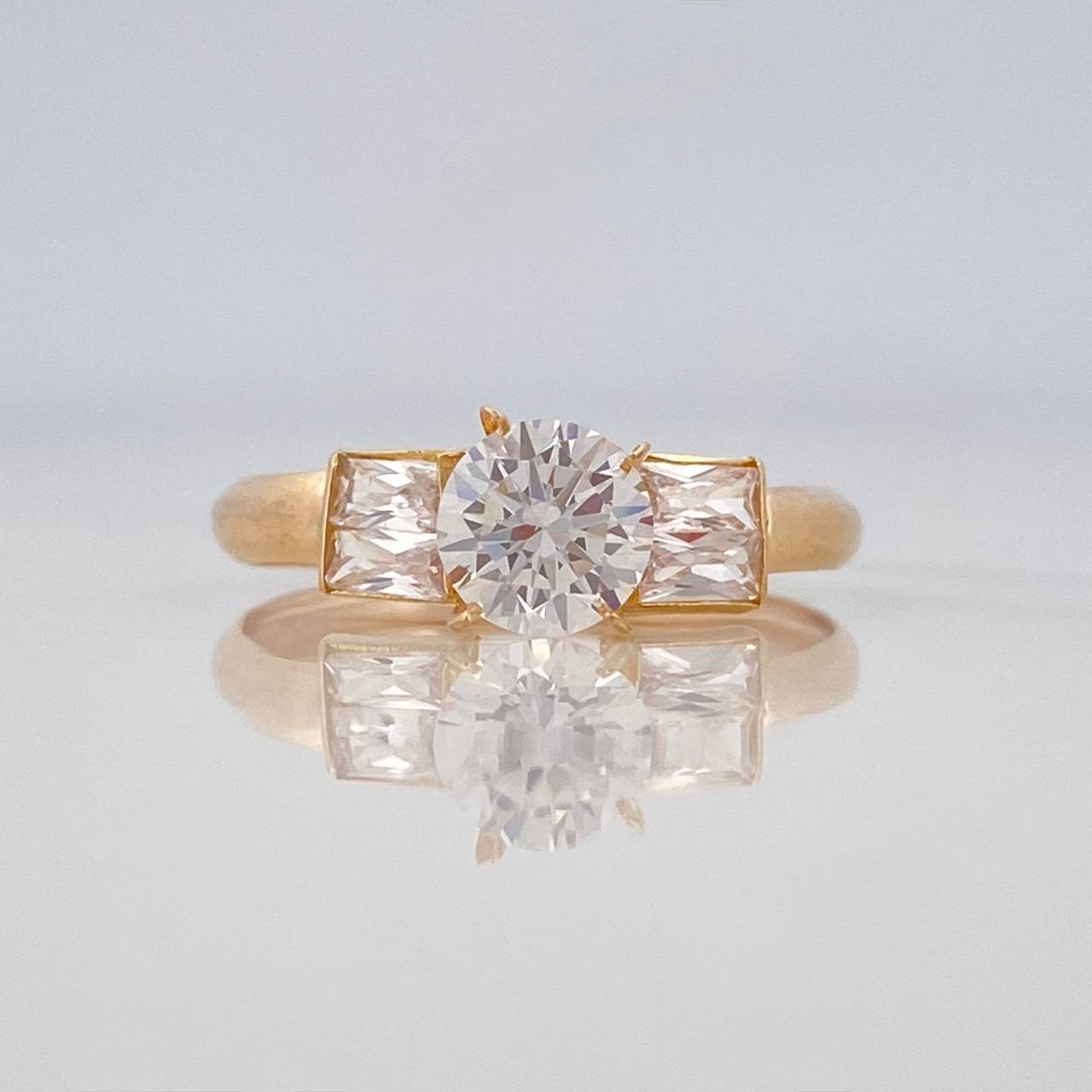 Solitaire Ring 1.45 g / T7 1/2 Yellow Gold 18K