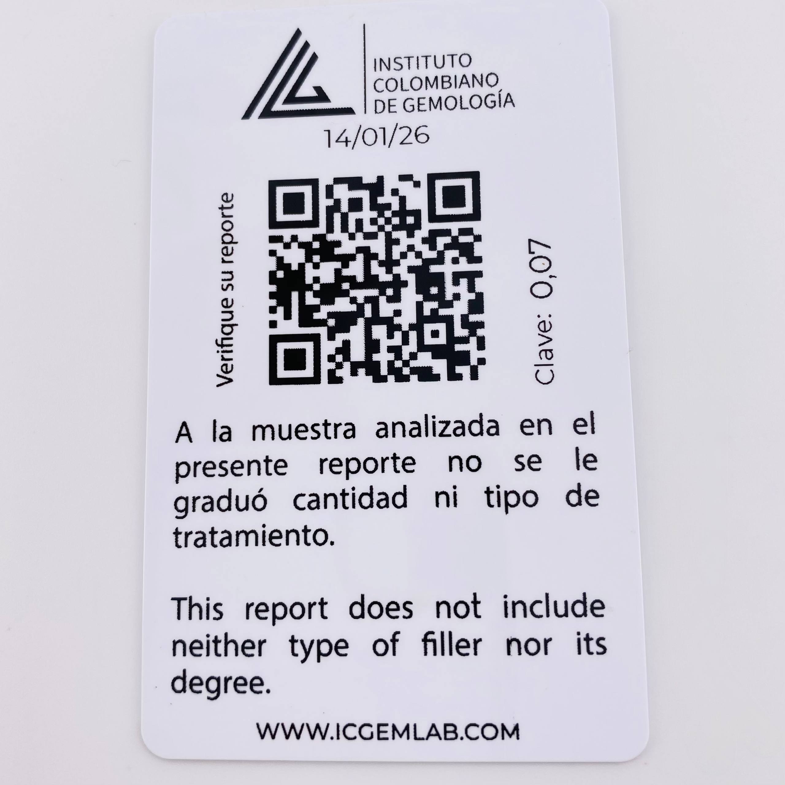 Dije Mapa De Colombia Esmeralda 7pts 0.75gr / 3/4 in / Oro Amarillo 18K ©