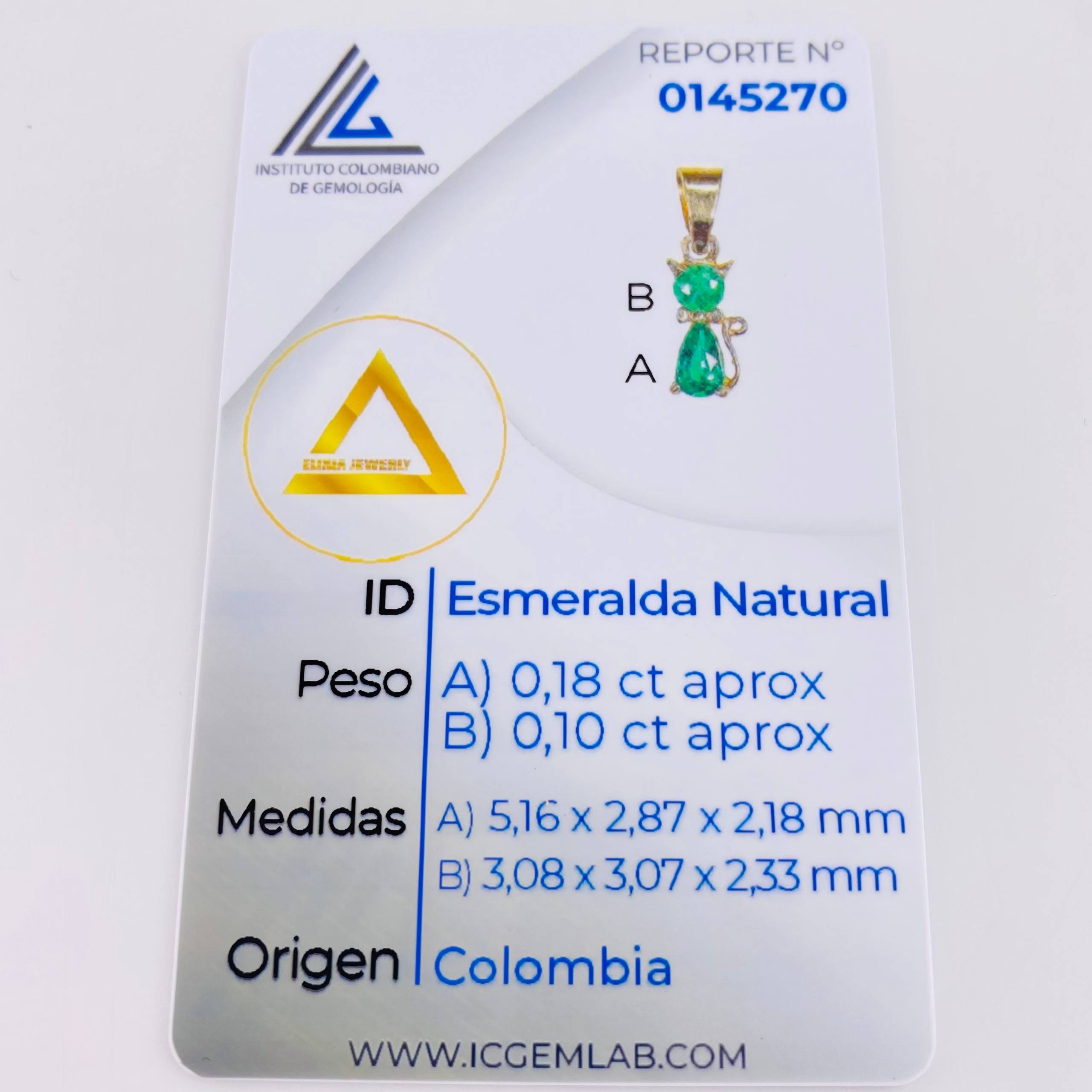 Dije Gato Esmeraldas 28pts 0.6gr / 1/2 in / Oro Amarillo 18K ©