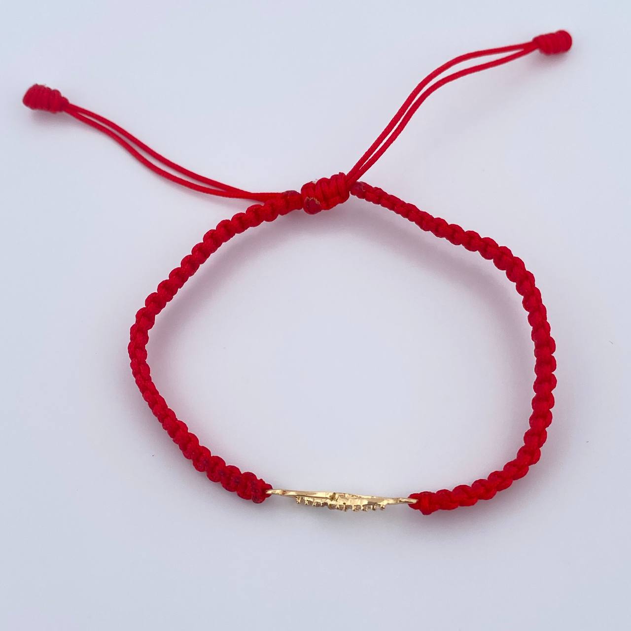 Pulsera Roja Herraje Infinito 0.55gr / Circones Blancos Oro Amarillo 18K &