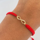 Pulsera Roja Herraje Infinito 0.55gr / Circones Blancos Oro Amarillo 18K &