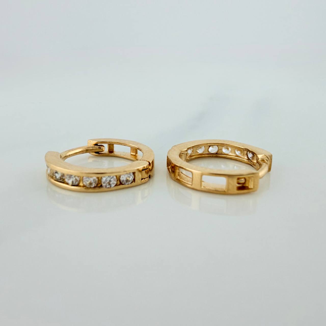 Hoop Earrings Channel 1.9gr / 1/2 in / Yellow Gold 18K &