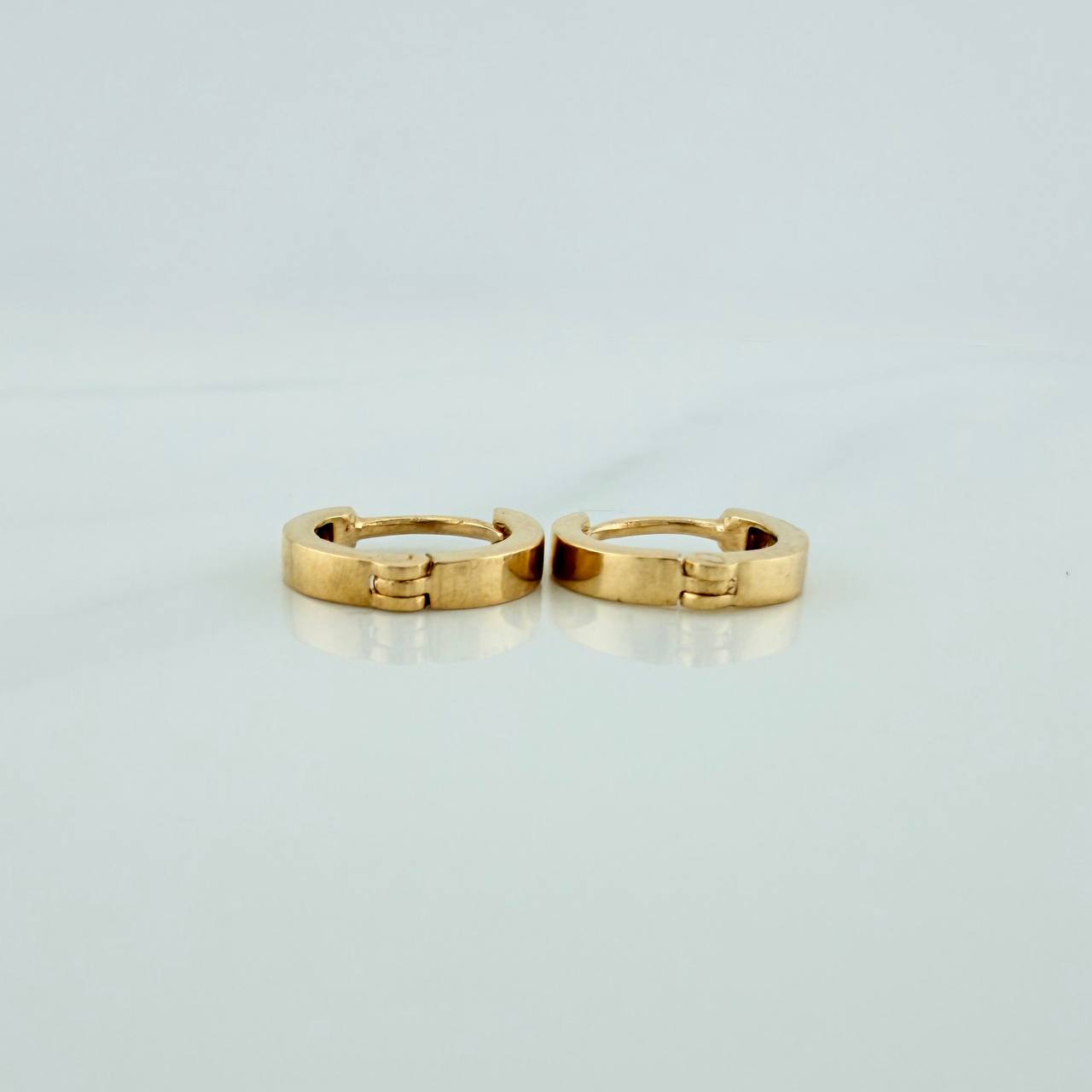 Hoop Earrings Channel 1.4gr / 1/2 in / 18K Yellow Gold %