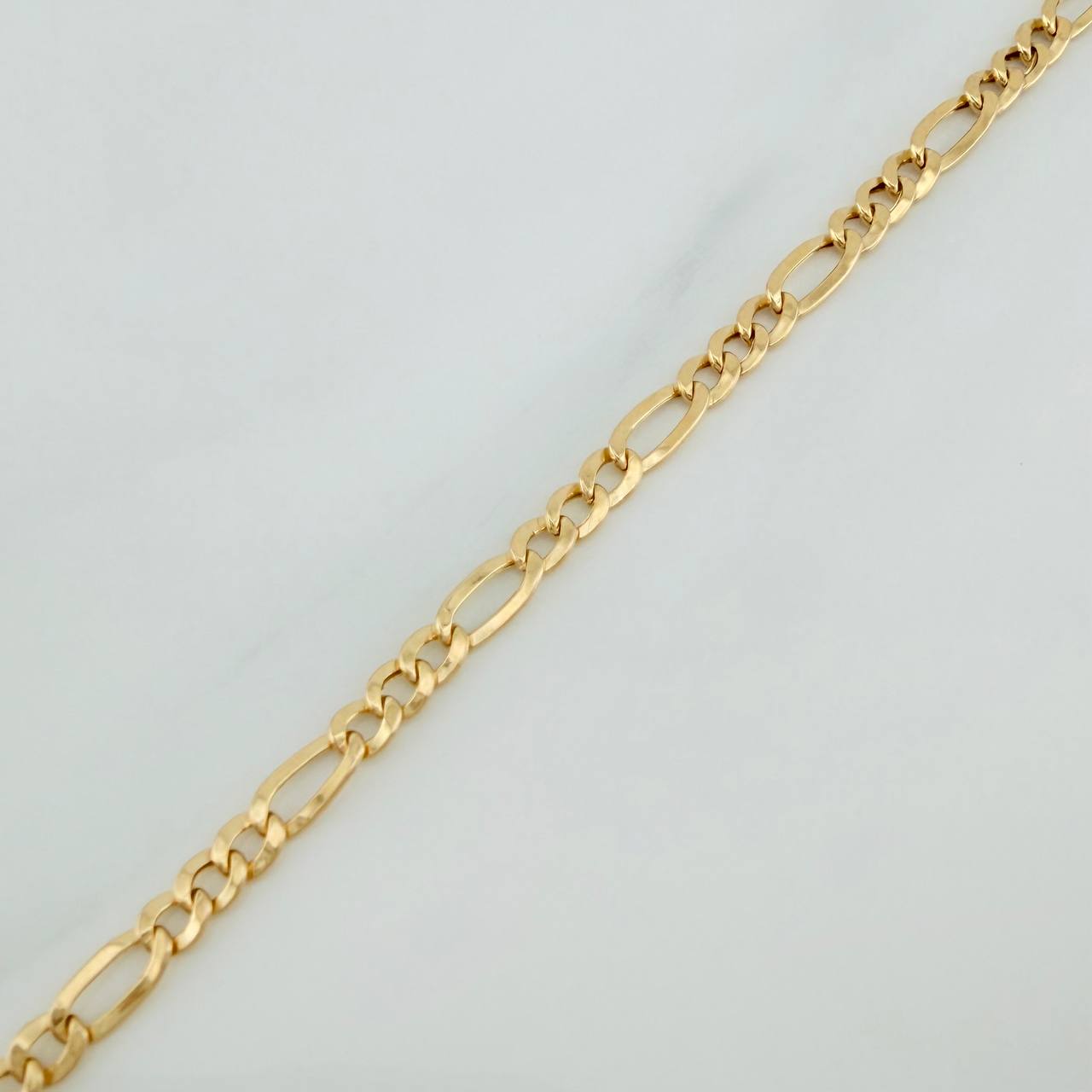 Figaro Bracelet 2.4gr / 8 1/4 in / 4mm Yellow Gold +1 18K %