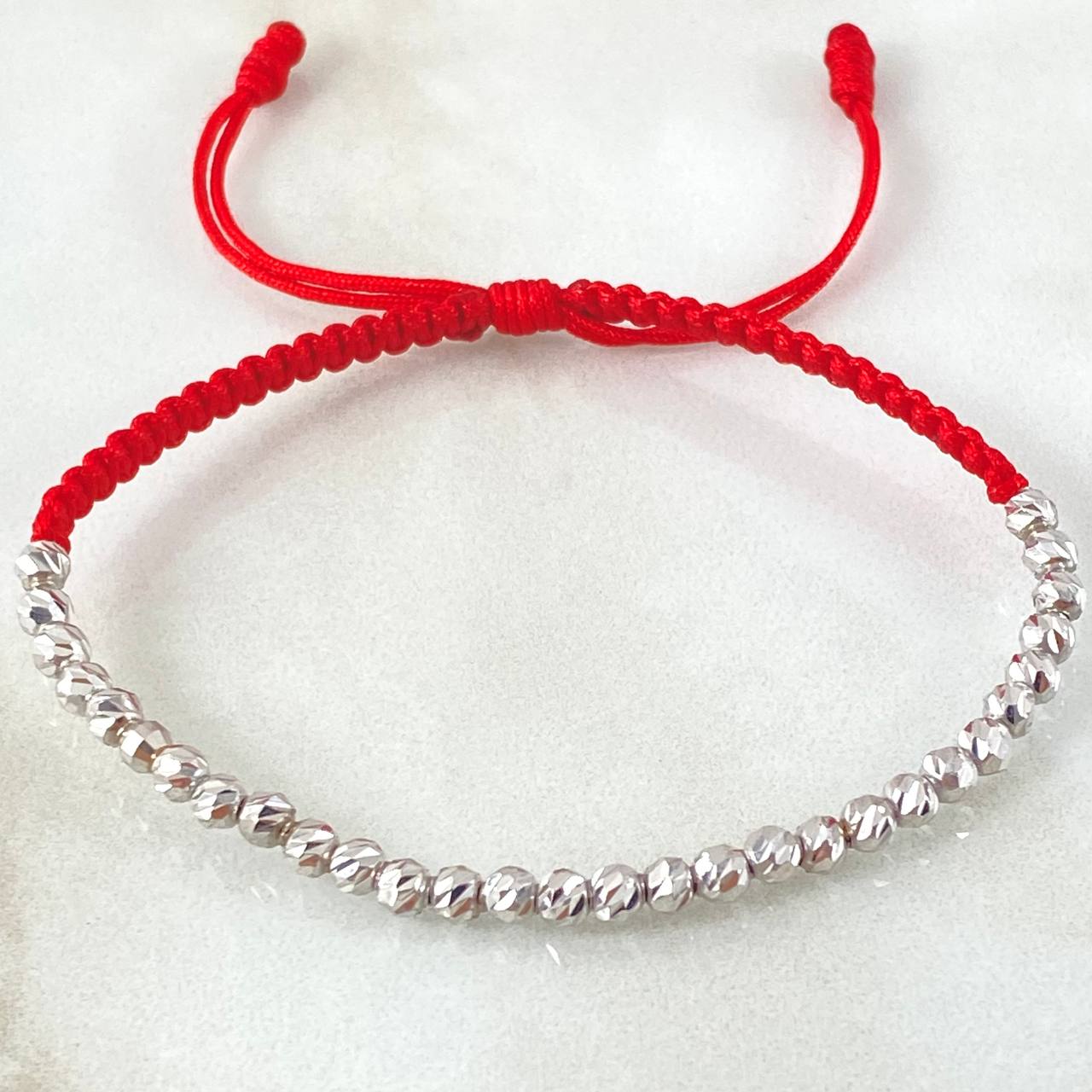 Red Beads Diamond Cut Bracelet 1.8gr / 18K White Gold ©