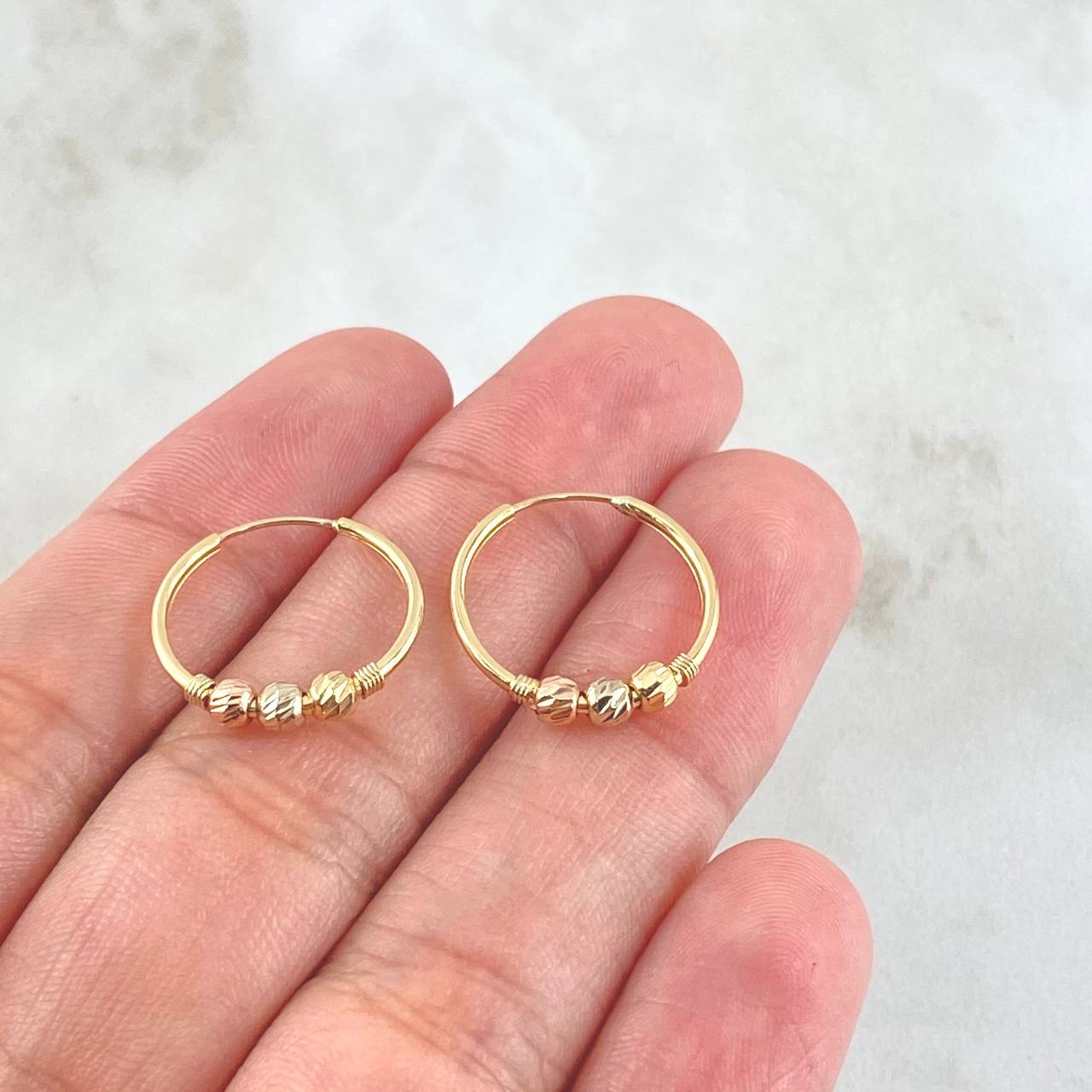 Hoop Earrings Trio Beads 0.95g / 1/2 in Three Golds 18K