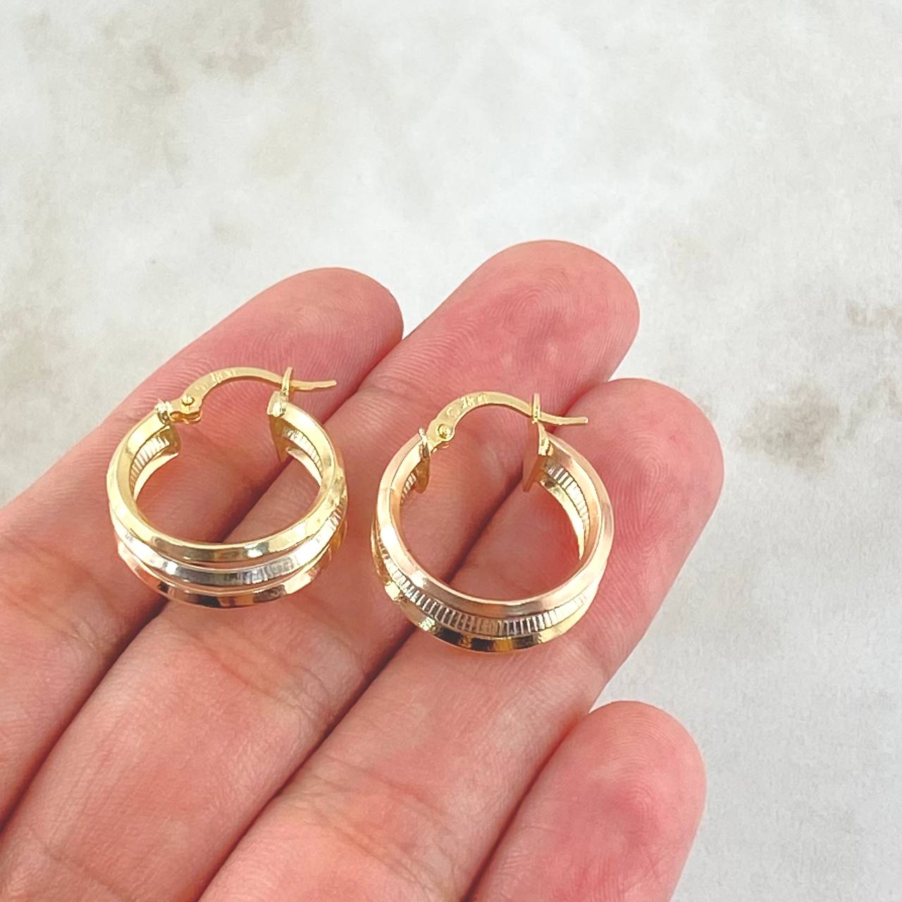 Hoop Earrings Aleja 2.4gr / 2.3cm / Three 18K Golds
