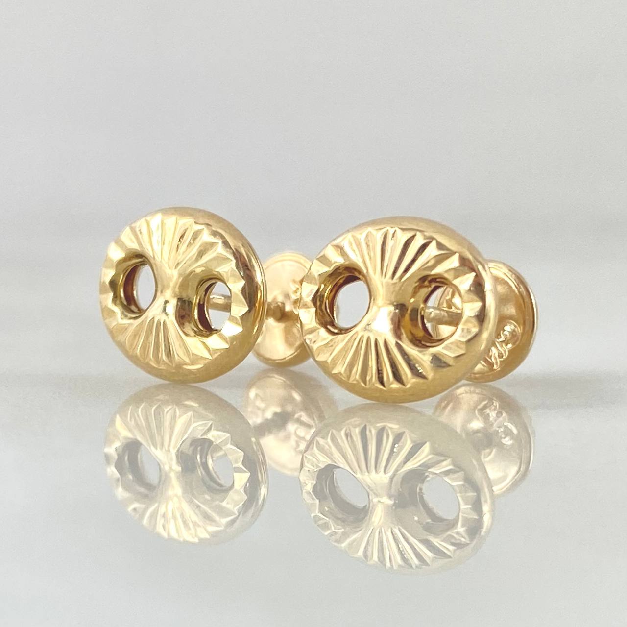 Stud Earrings GC 0.85gr / 9.3mm 18K Yellow Gold *