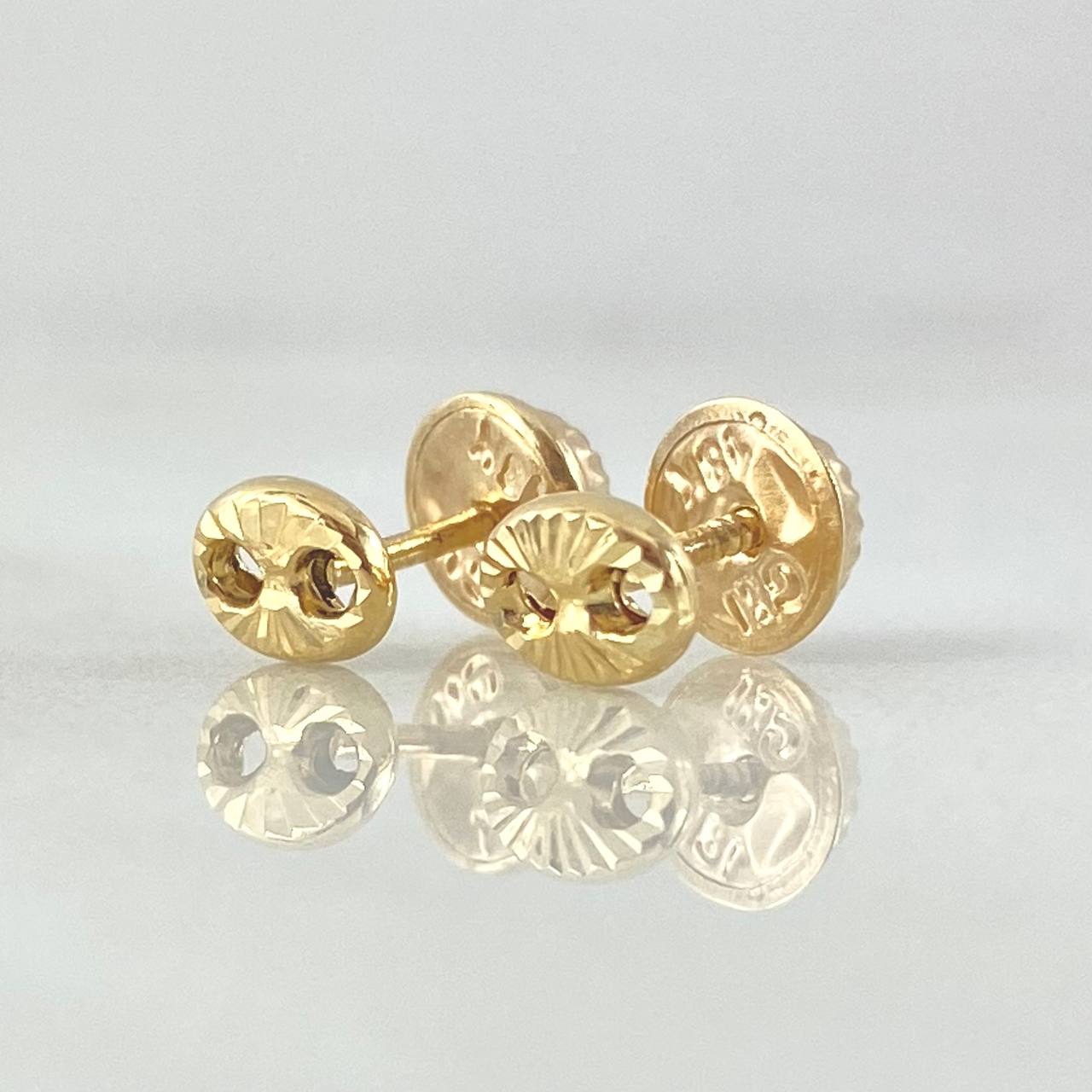 Stud Earrings GC 0.45gr / 18K Yellow Gold *