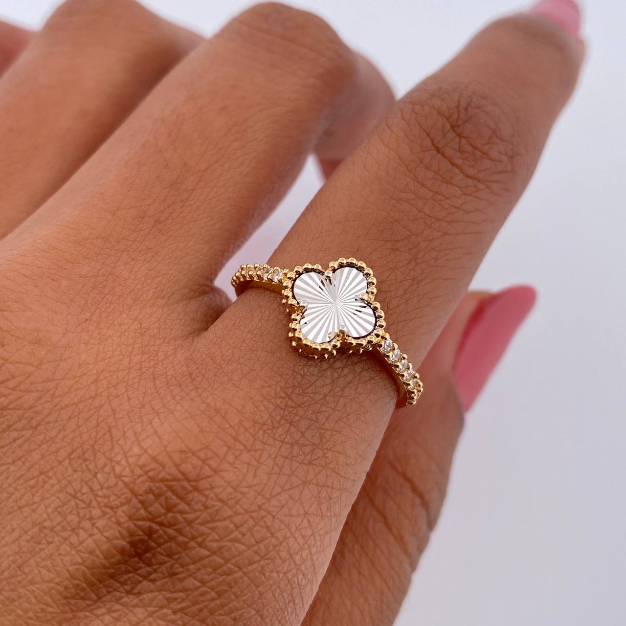 Anillo Trebol 2.15gr / T6 1/4 / Dos Oros Amarillo Blanco Nac.Esp. 18K &
