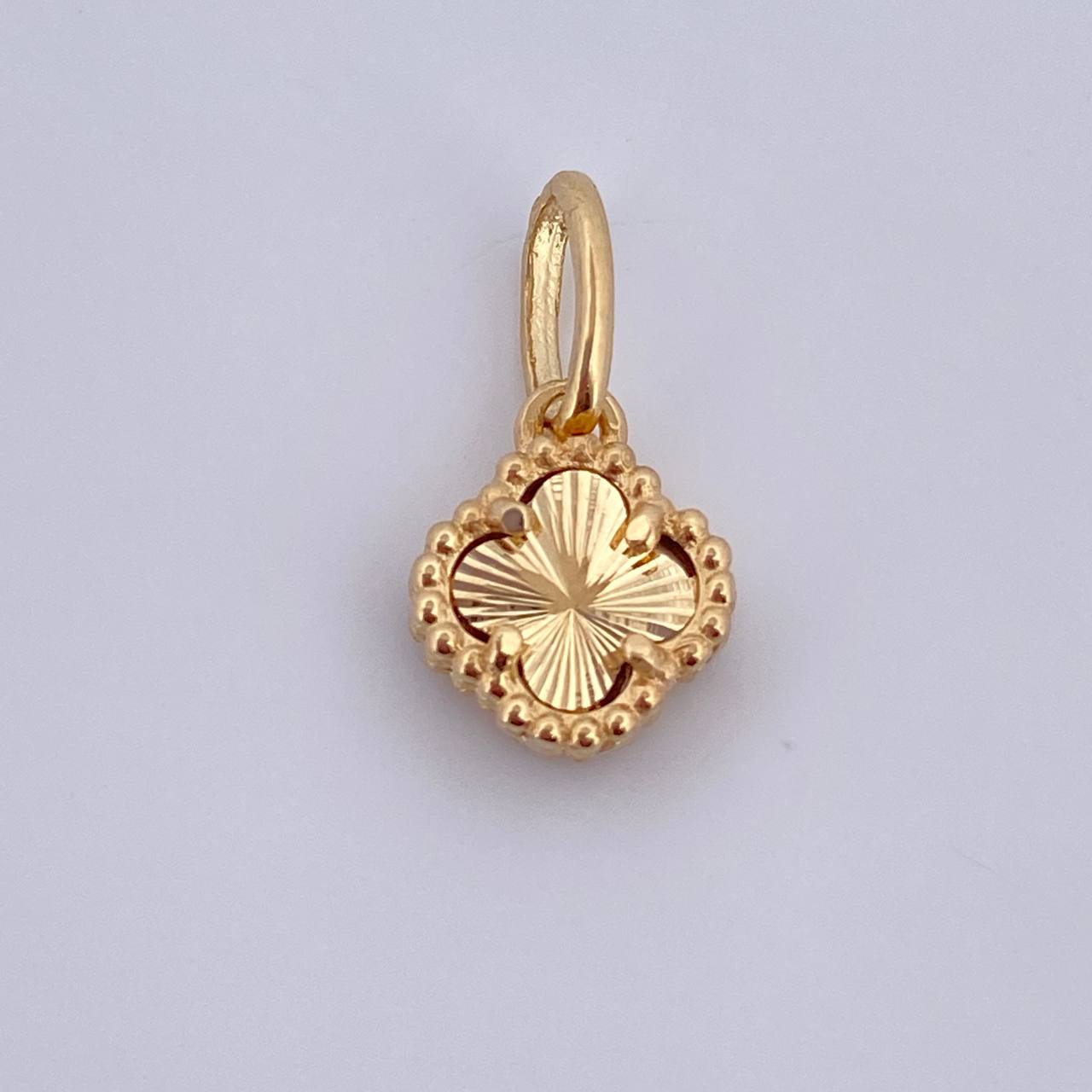 Clover Pendant 1.05gr / 1.5cm / 18K Yellow Gold Nac.Esp.