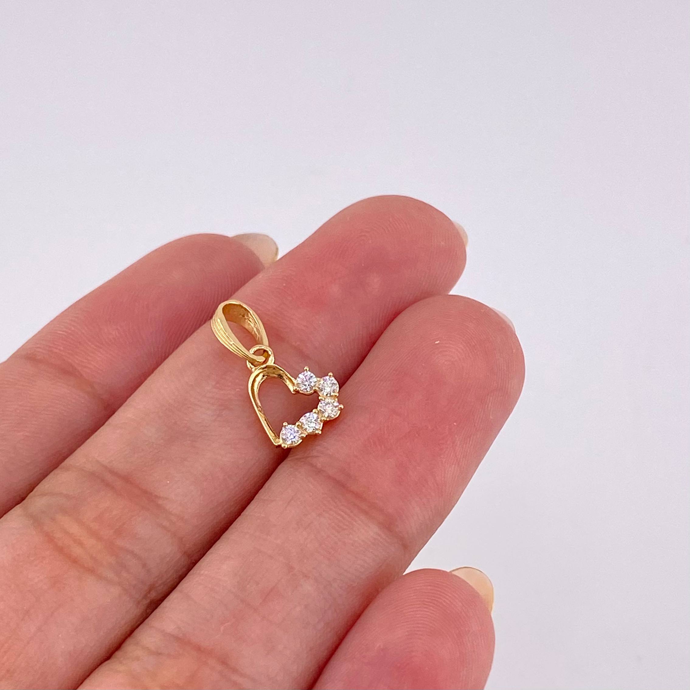 Dije Corazon Silueta 0.7 g / 1/2 in Oro Amarillo 18K