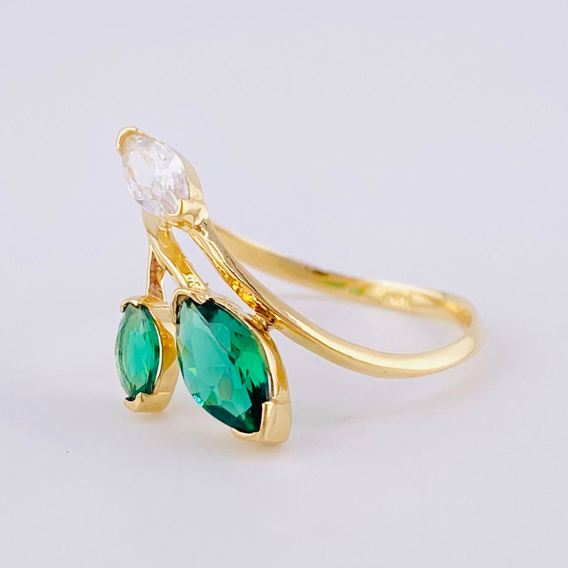 Laurel Leaf Ring Asymmetrical 1.4 g / T6 Yellow Gold 18K