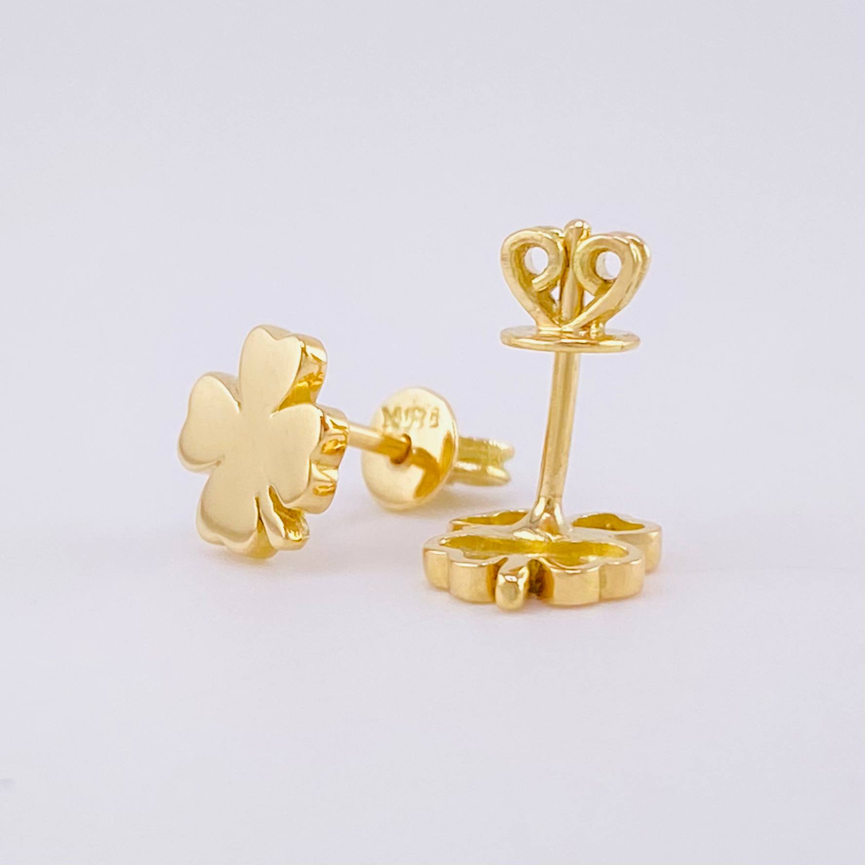 Stud Earrings Flower Clover 2.15 g / in / 8 mm Yellow Gold 18K