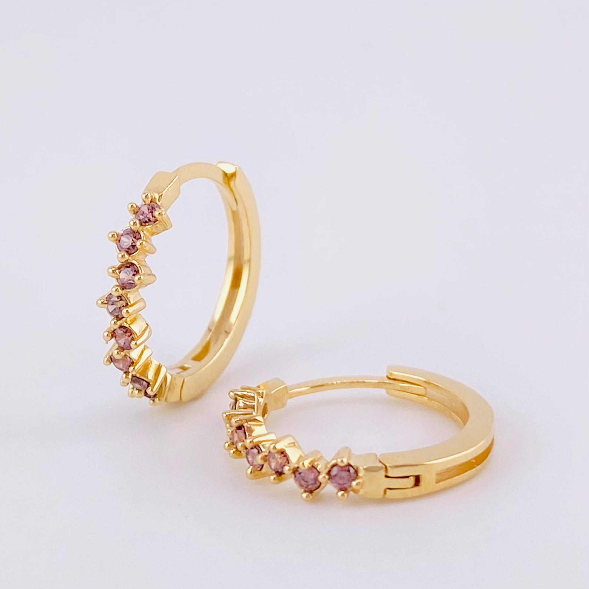 Candongas Carril Punteado 2.7 g / 1/2 in Oro Amarillo 18K