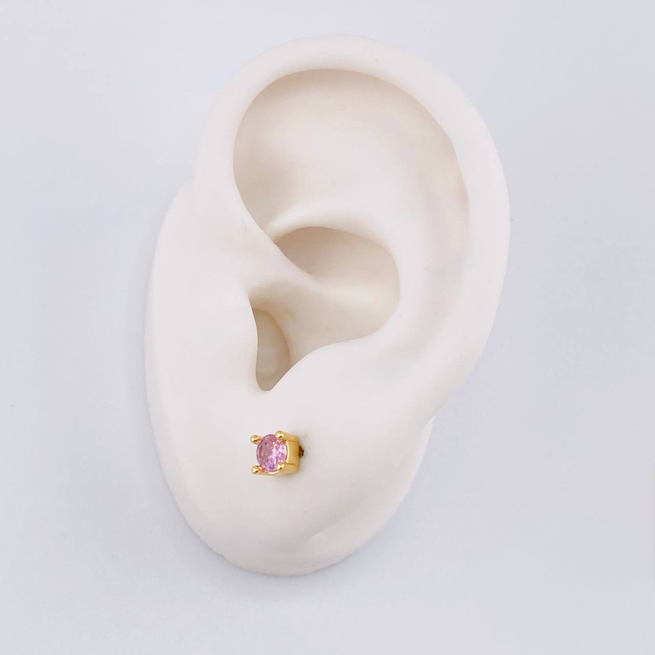 Stud Earrings Four Prongs 1.55 g / in / 4.4 mm Yellow Gold 18K