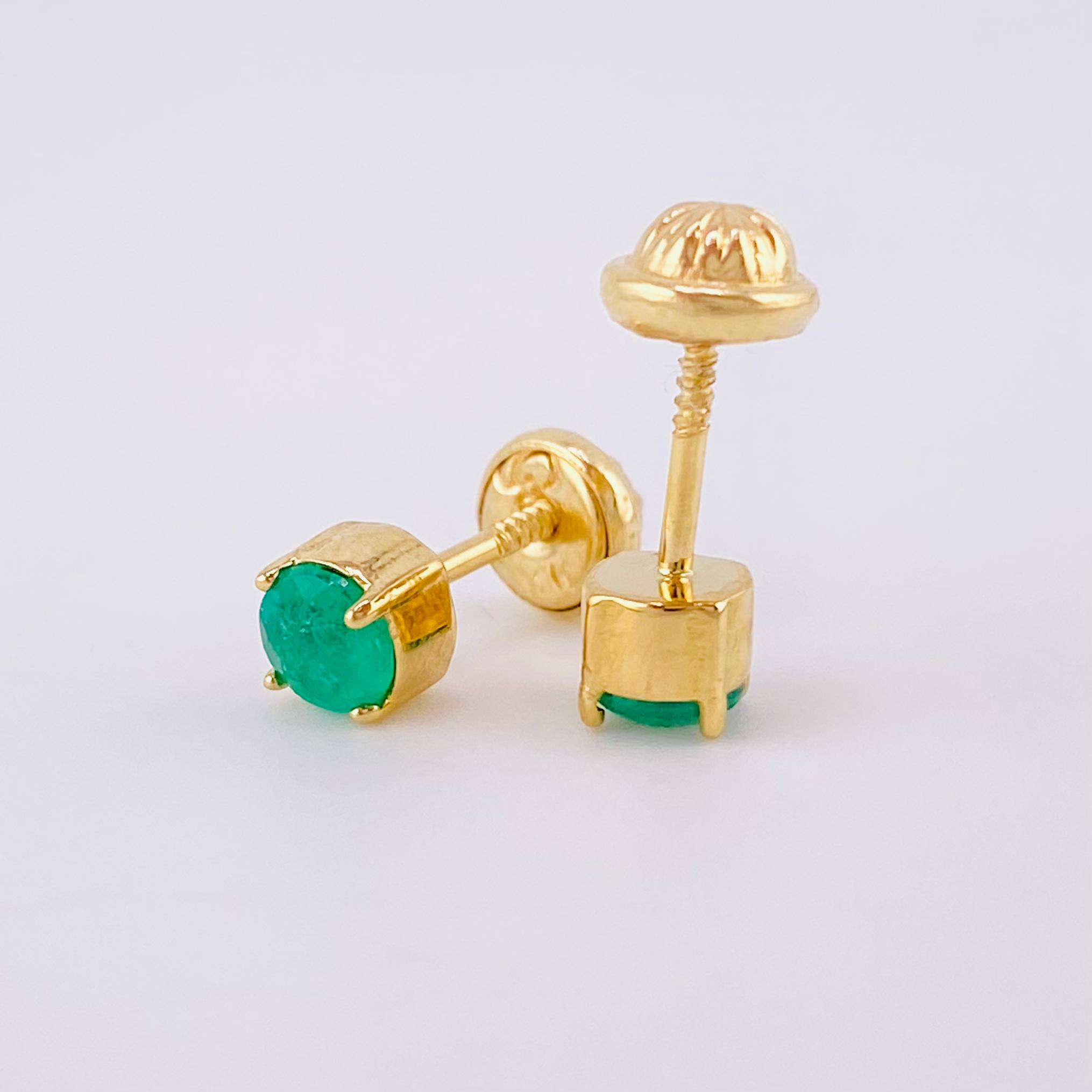 Topos Cuatro Garras Esmeraldas 57pts 1.3g / in / 4.6mm Oro Amarillo 18K