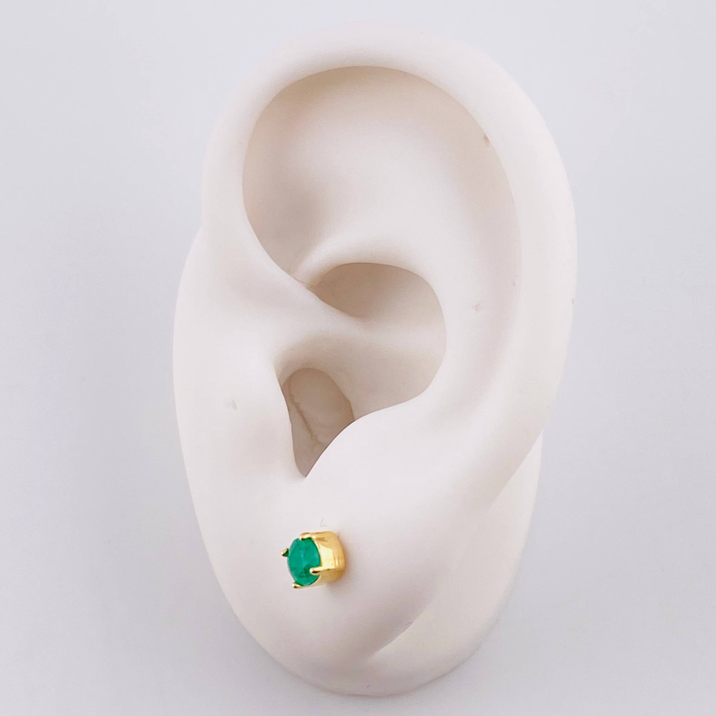 Topos Cuatro Garras Esmeraldas 57pts 1.3g / in / 4.6mm Oro Amarillo 18K