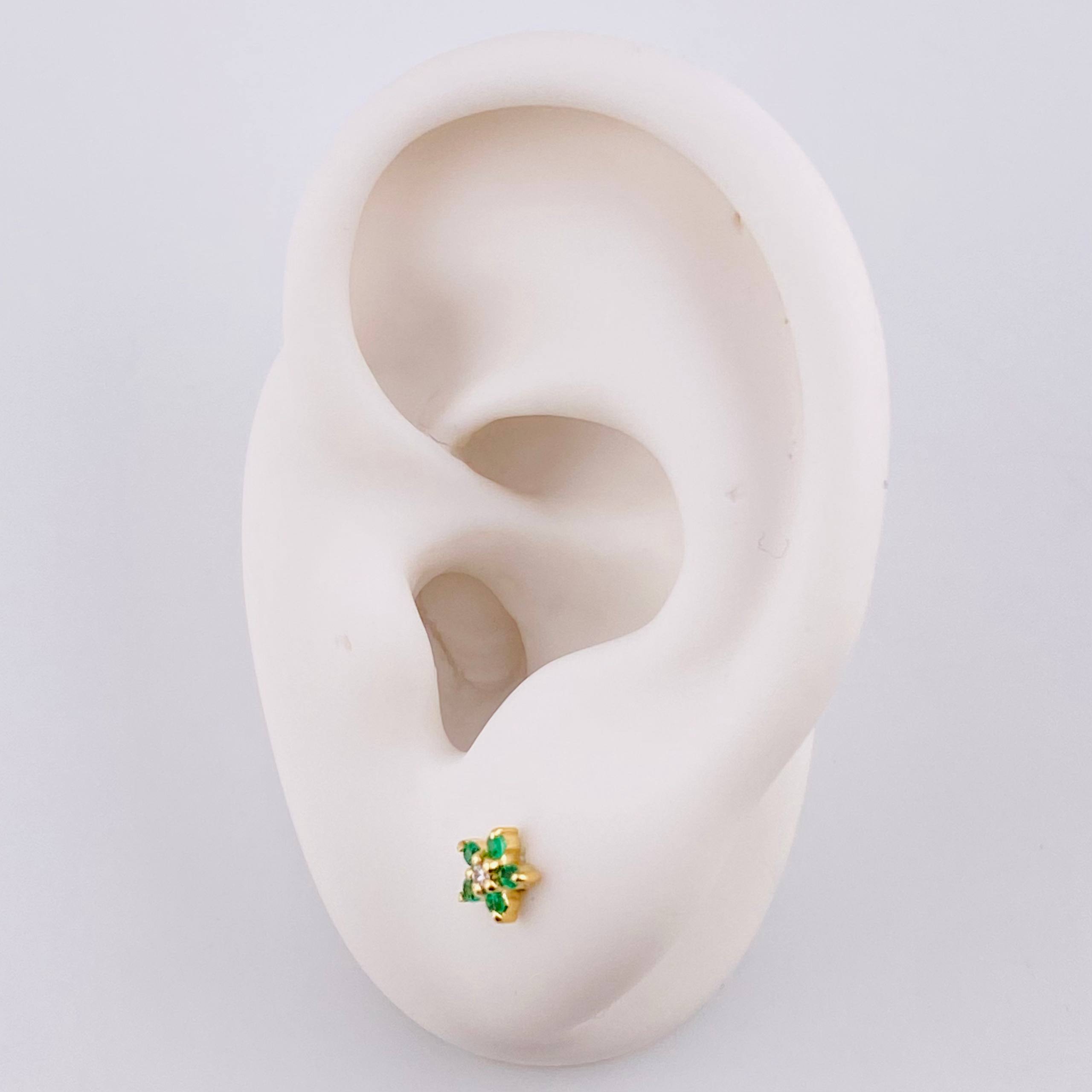 Stud Earrings Flower Five Petals Emeralds 12pts Diamonds 3pts 1g / in / 5.2mm Yellow Gold 18K