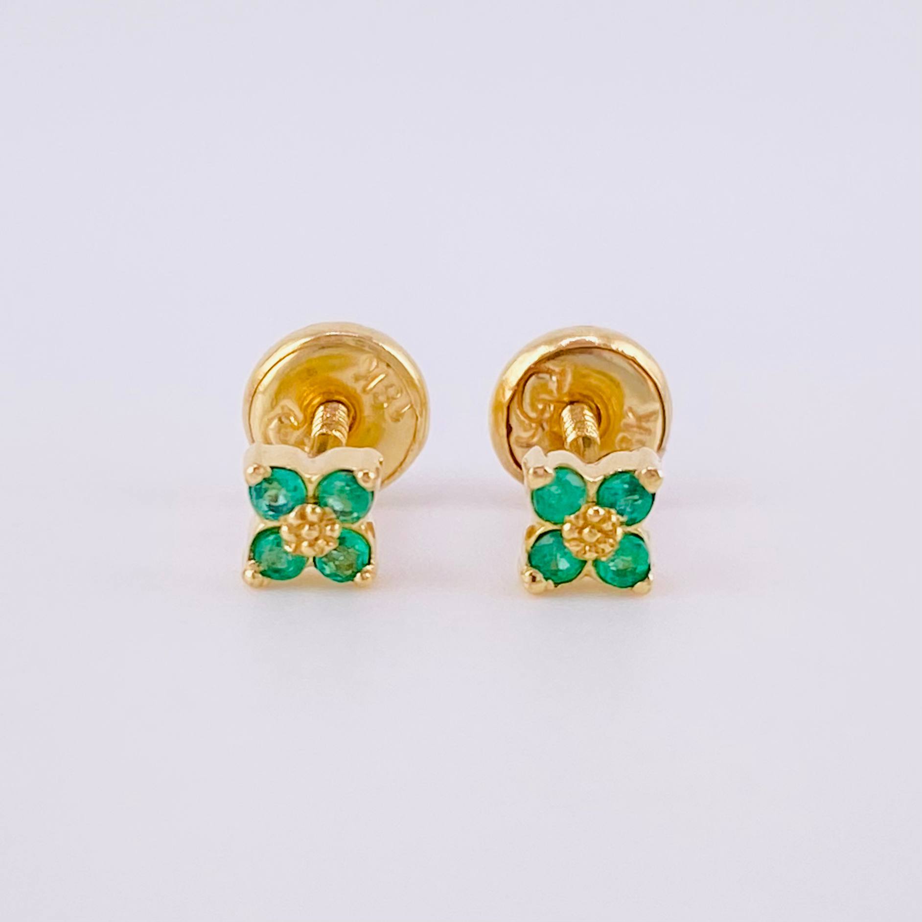 Stud Earrings Flower Emeralds 9pts 1.05g / in / 3.8mm Yellow Gold 18K