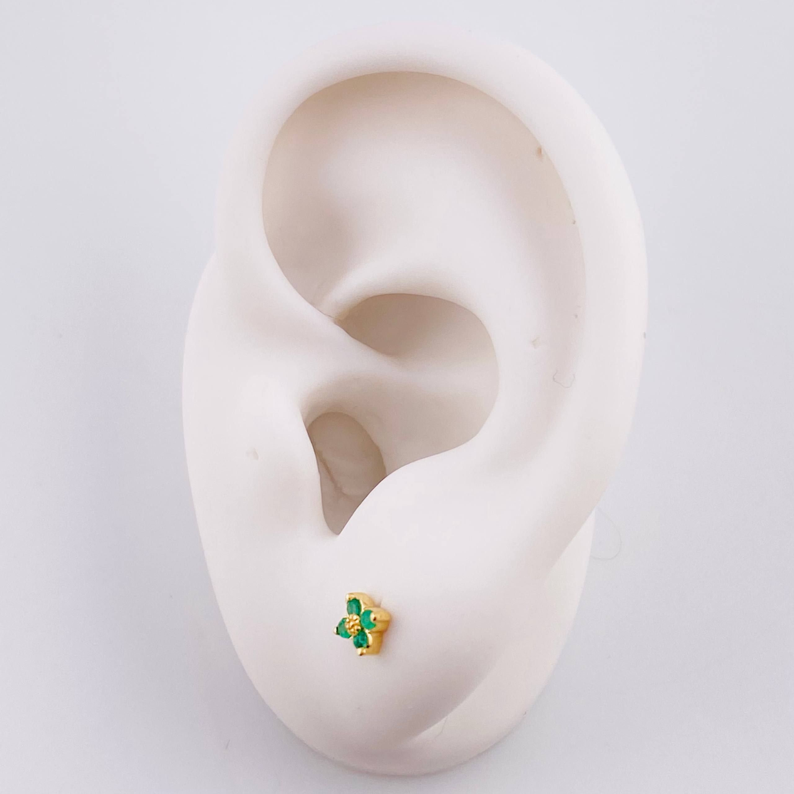 Stud Earrings Flower Emeralds 9pts 1.05g / in / 3.8mm Yellow Gold 18K