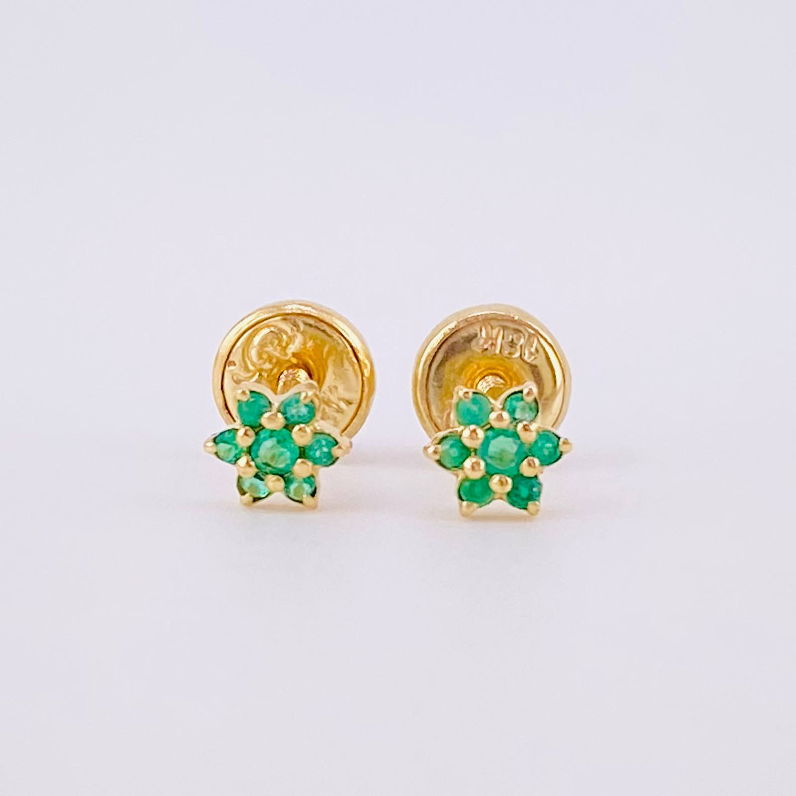 Stud Earrings Flower Emeralds 9pts 0.75g / in / 4.2mm Yellow Gold 18K