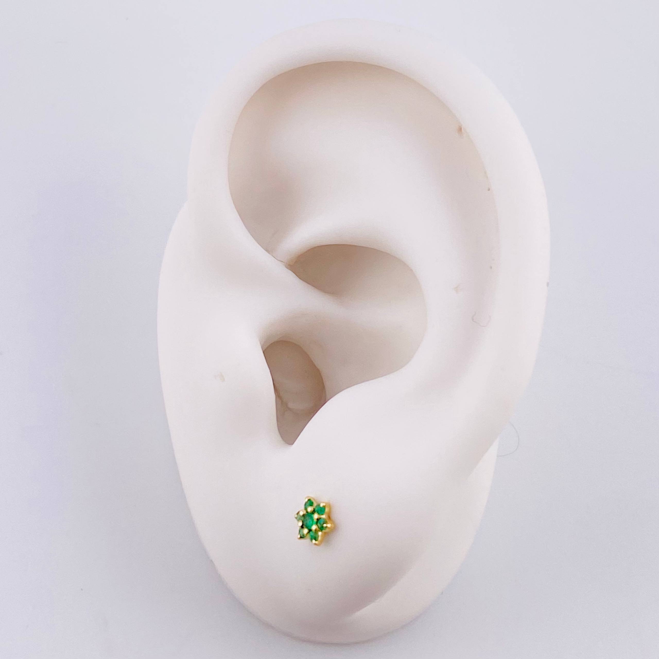 Stud Earrings Flower Emeralds 9pts 0.75g / in / 4.2mm Yellow Gold 18K