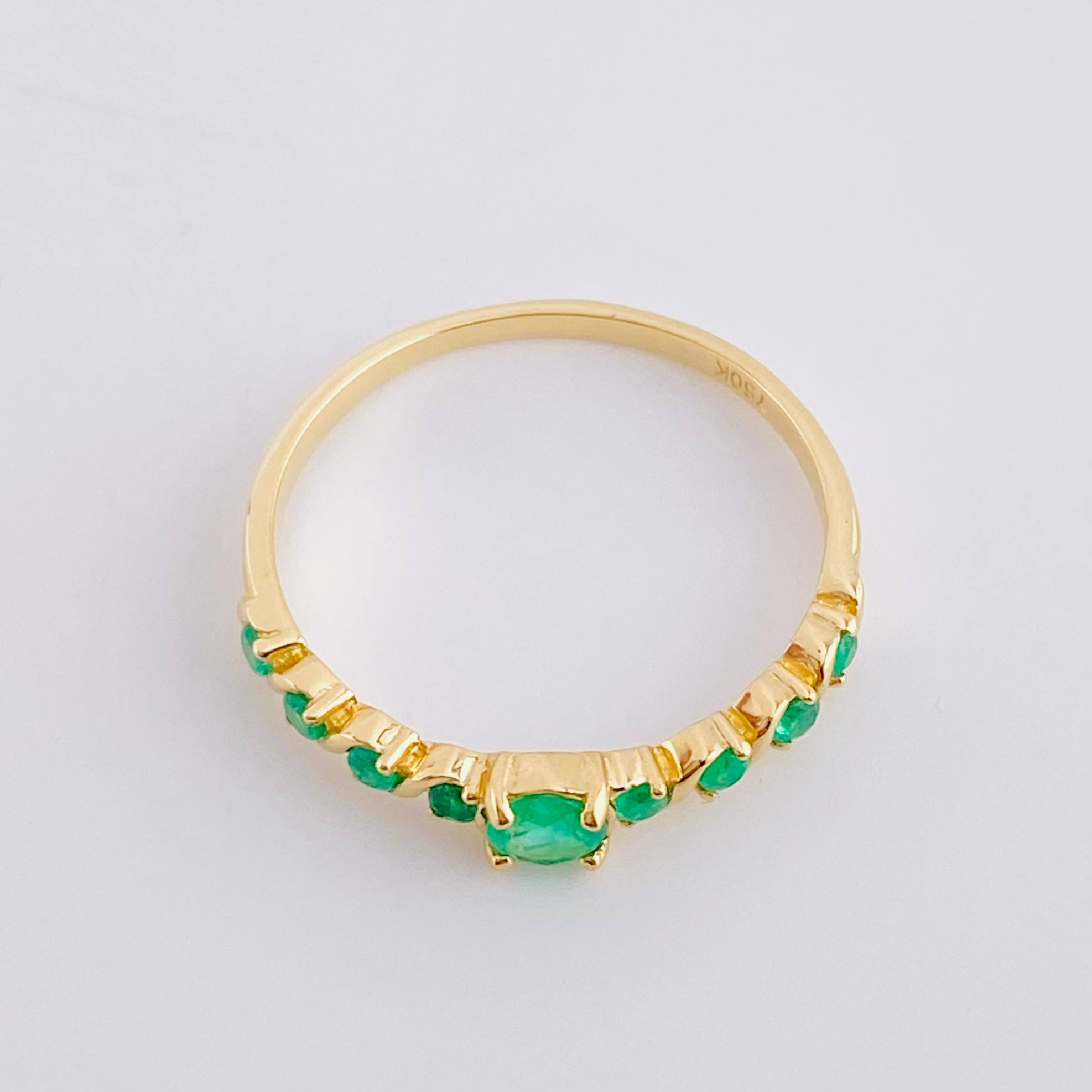 Solitaire Ring Essence Emeralds 46Pts 1.95 g / T8 Yellow Gold 18K