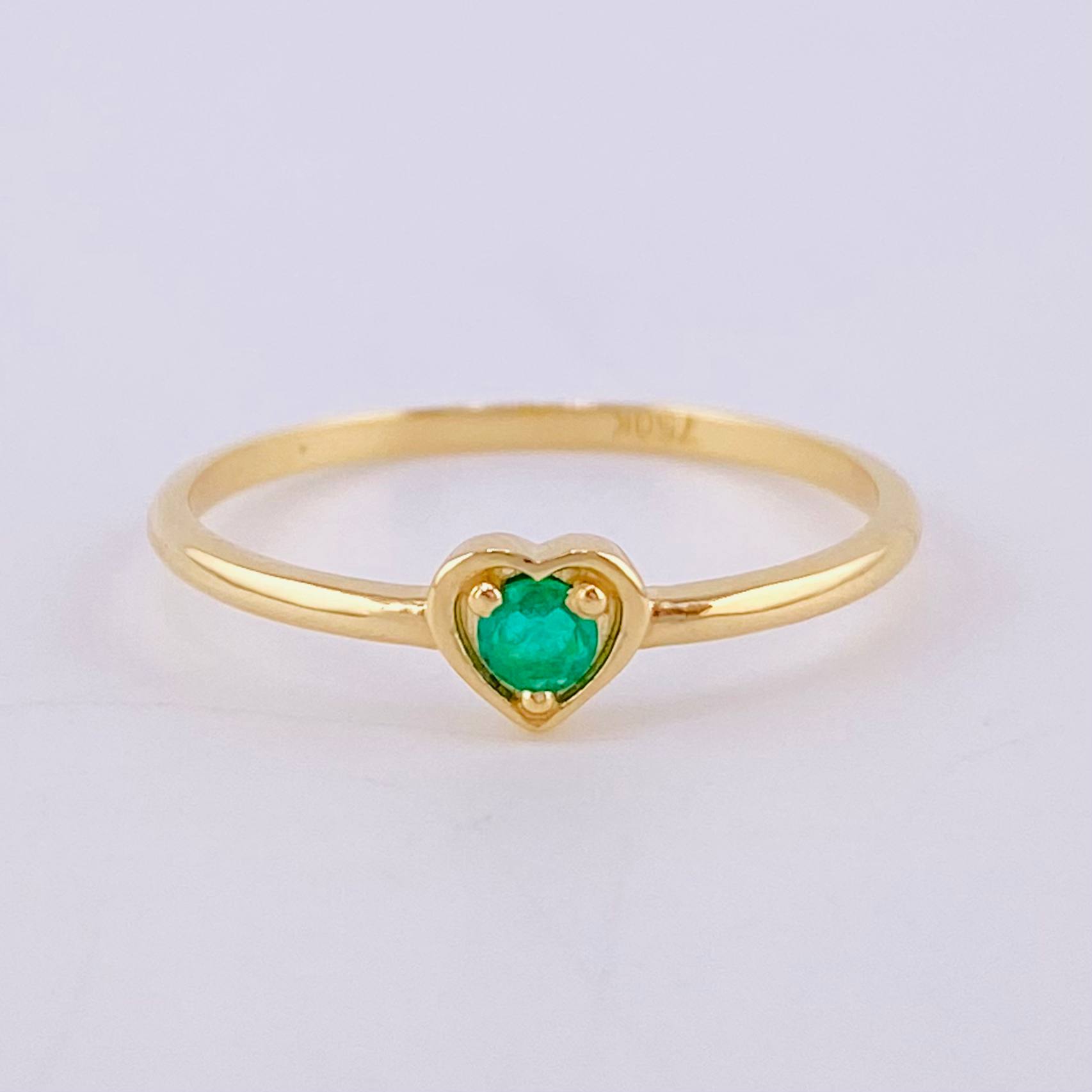 Anillo Corazón Esmeraldas 8Pts 1.25 g / T6 1/2 Oro Amarillo 18K