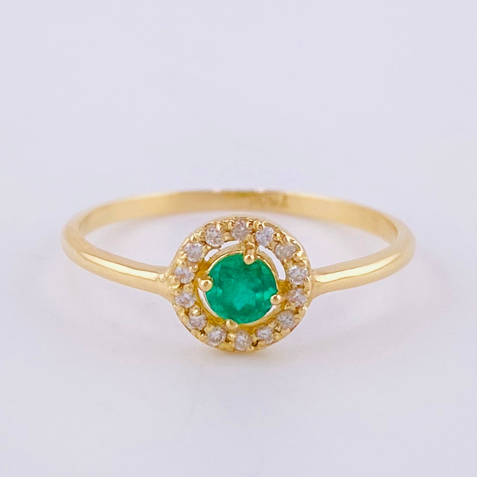 Ring Royal Sparkle Emeralds 18Pts, Diamonds 3Pts 1.45 g / T7 Yellow Gold 18K