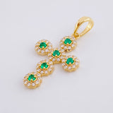 Dije Cruz Tupida Esmeraldas 37Pts, Diamantes 60Pts 3.5 g / 1 1/2 in Oro Amarillo 18K