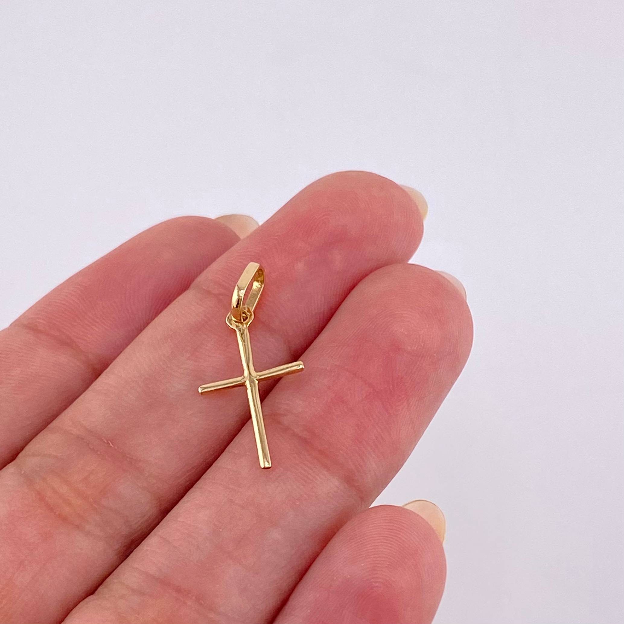 Dije Cruz Lisa 0.45 g / 3/4 in Oro Amarillo 18K