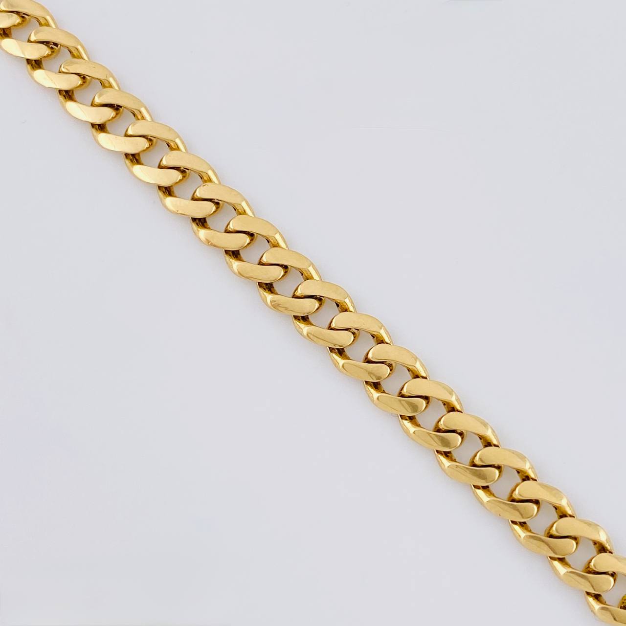 Pulso Cubano 9.7 g / 8 1/4 in / 6.9 mm Oro Amarillo 18K