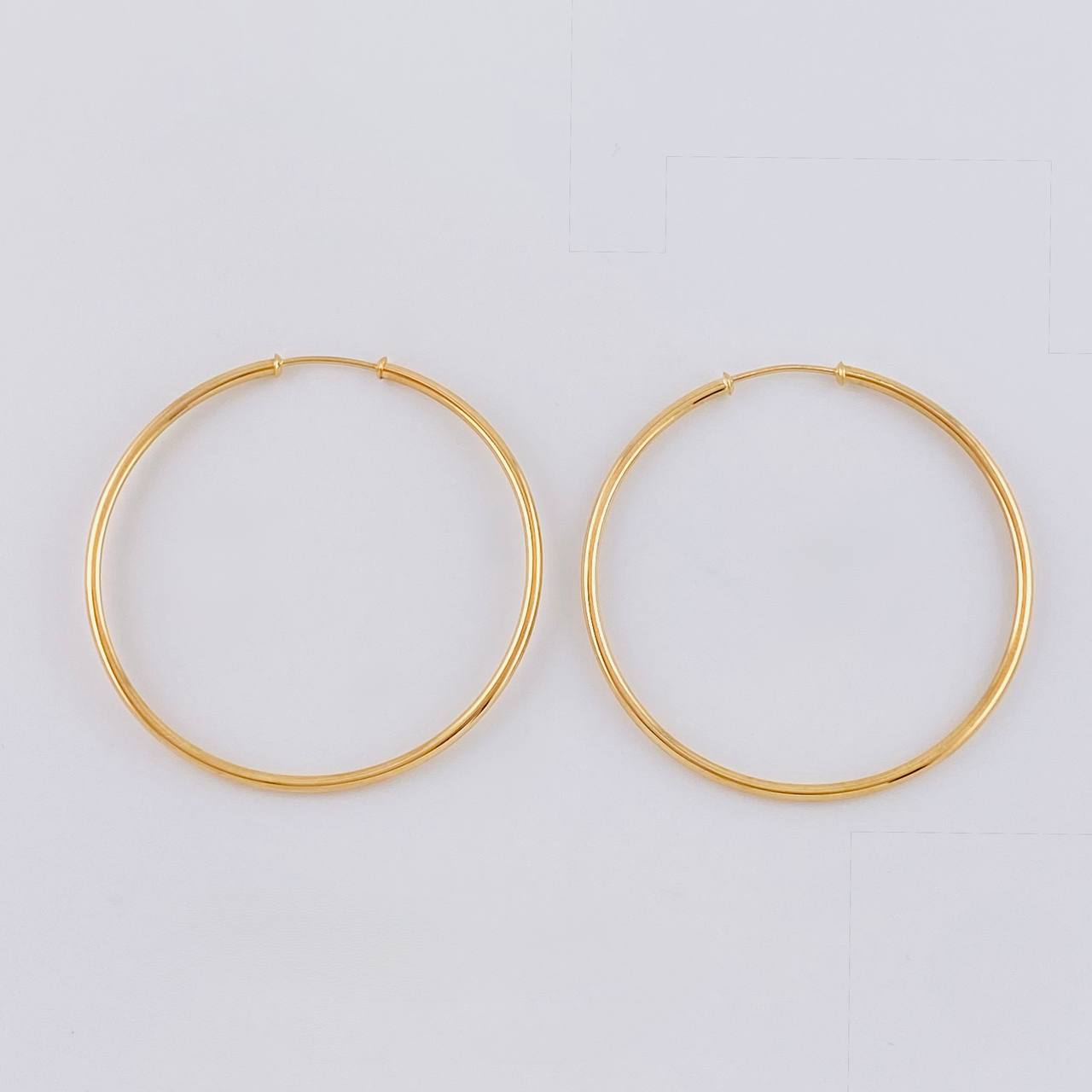 Hoop Earrings Smooth Hoop 4.1 g / 1 3/4 in 18K Yellow Gold