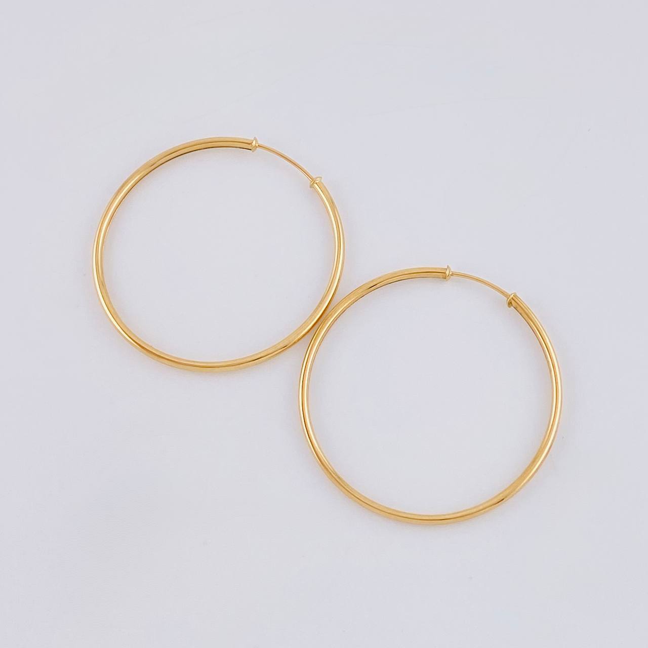 Candongas Aro Liso 3.6 g / 1 1/2 in Oro Amarillo 18K