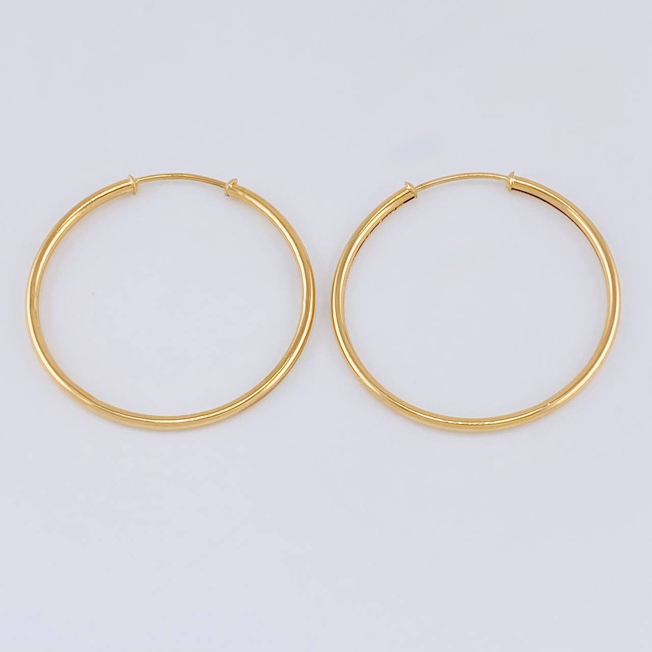 Candongas Aro Liso 2.8 g / 1 1/4 in Oro Amarillo 18K
