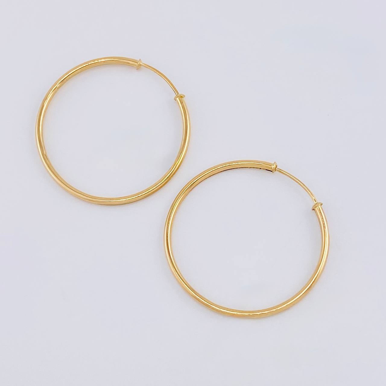 Candongas Aro Liso 2.8 g / 1 1/4 in Oro Amarillo 18K
