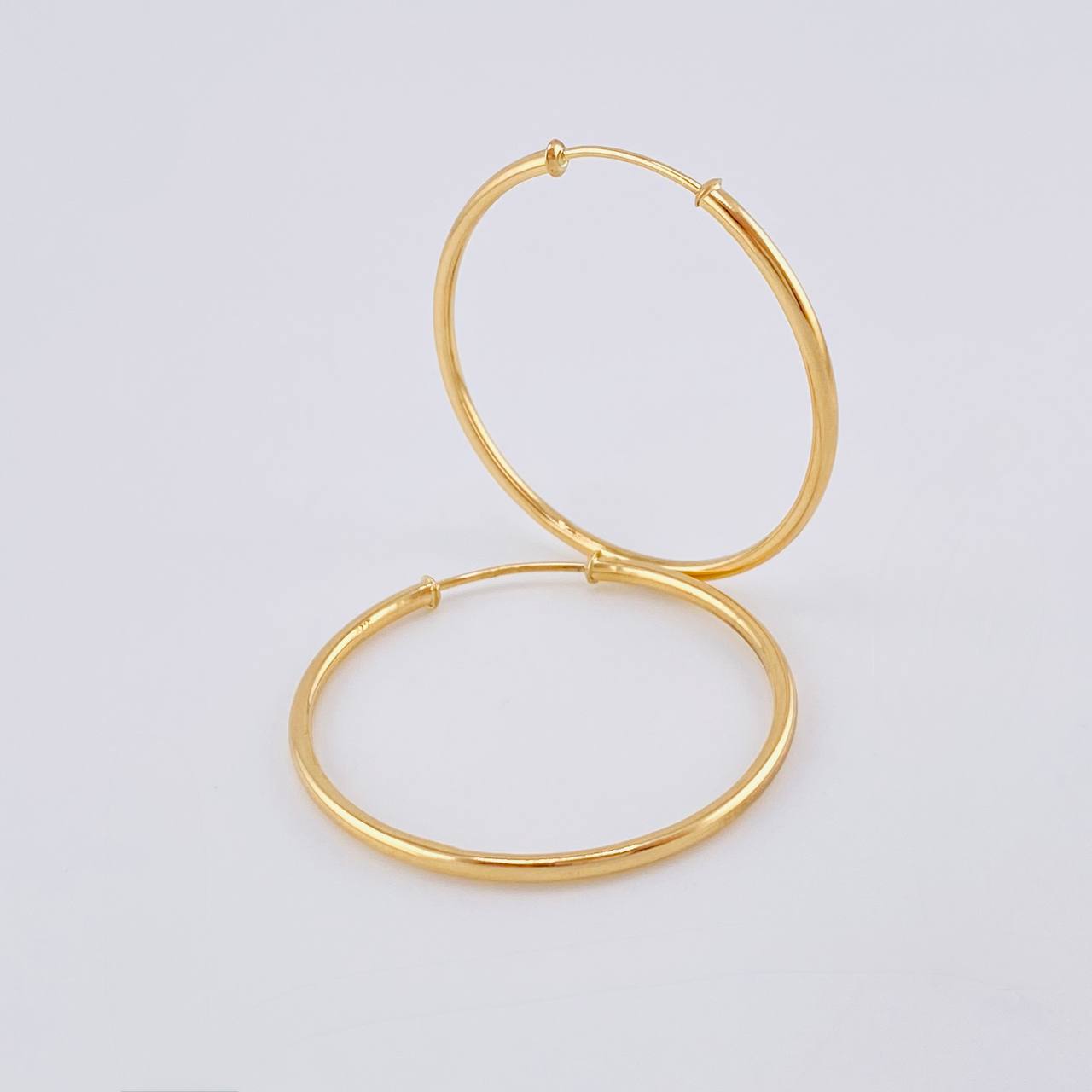 Candongas Aro Liso 2.8 g / 1 1/4 in Oro Amarillo 18K