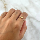 Infinity Flower Ring 2.25gr / Size 6 3/4 / White Zircons 18K Yellow Gold