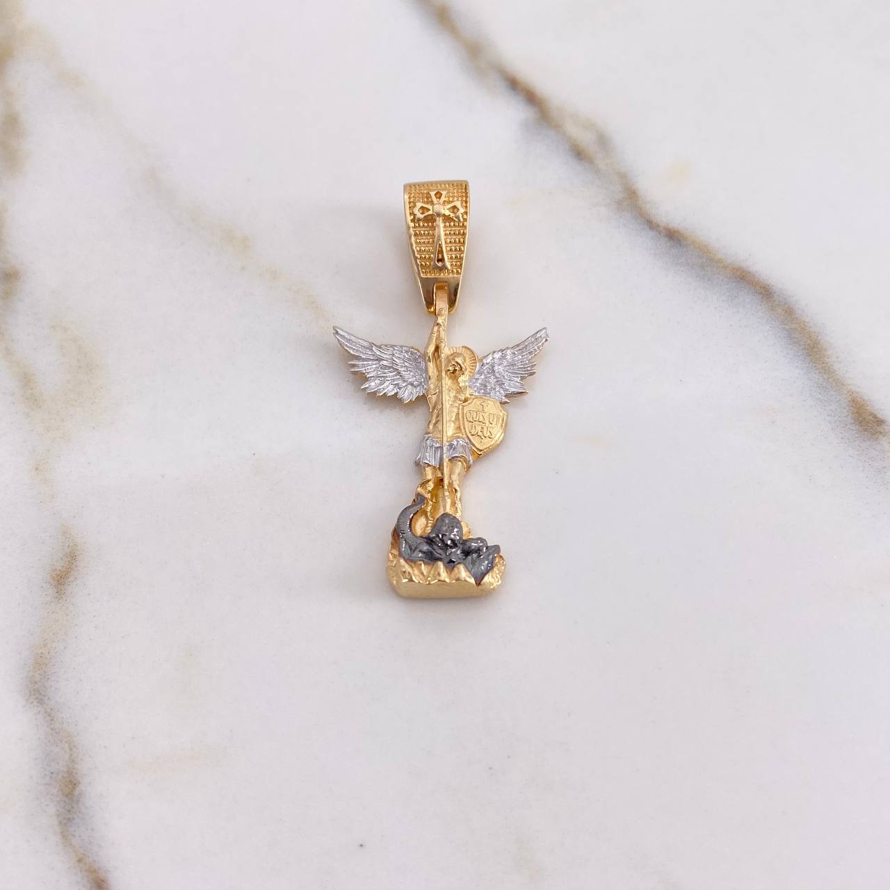 Dije San Miguel Arcangel 4.7 g / 1 1/2 in Tres Oros 18K